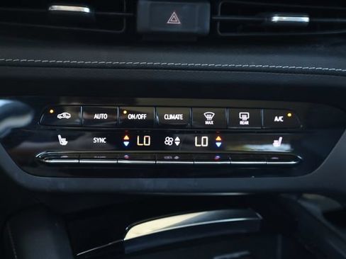 Used 2023 Buick Envision Essence FWD image 23