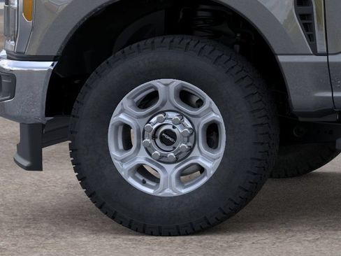New 2026 Ford F250 XLT w/ FX4 Off-Road Package AWD/4WD image 19