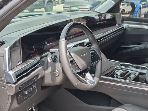 New 2026 Cadillac Escalade ESV V w/ LPO, ONYX Package AWD/4WD image 10