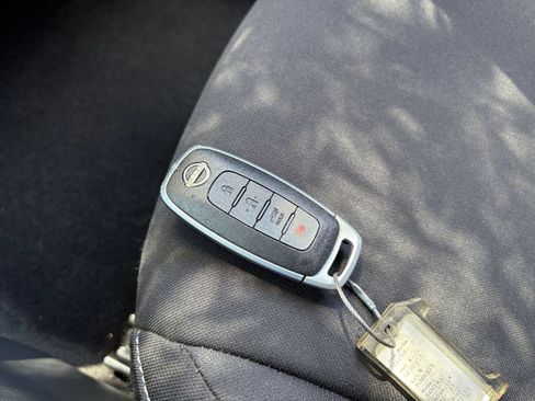 Used 2025 Nissan Sentra SV FWD image 21