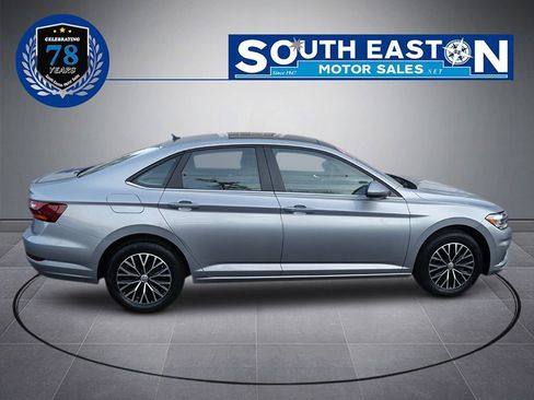 Used 2019 Volkswagen Jetta SE w/ Cold Weather Package image 7