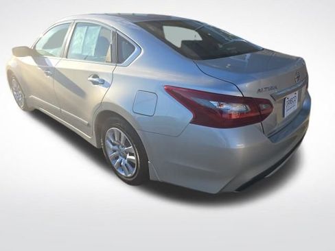 Used 2018 Nissan Altima 2.5 S w/ S Convenience Package image 5