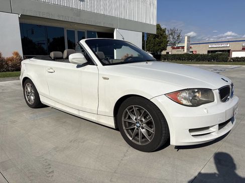 Used 2011 BMW 128i Convertible image 18