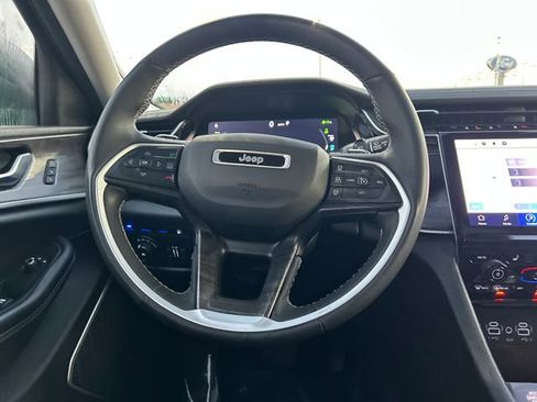 Used 2022 Jeep Grand Cherokee Limited 4xe image 11