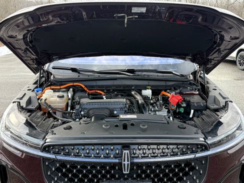 Certified 2024 Lincoln Nautilus Reserve w/ Equipment Group 202A image 15