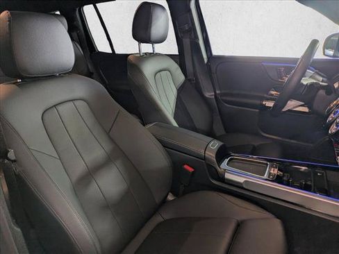 Certified 2025 Mercedes-Benz GLB 250 image 21