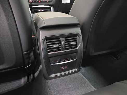 Certified 2025 BMW 330i xDrive Sedan w/ Convenience Package image 33