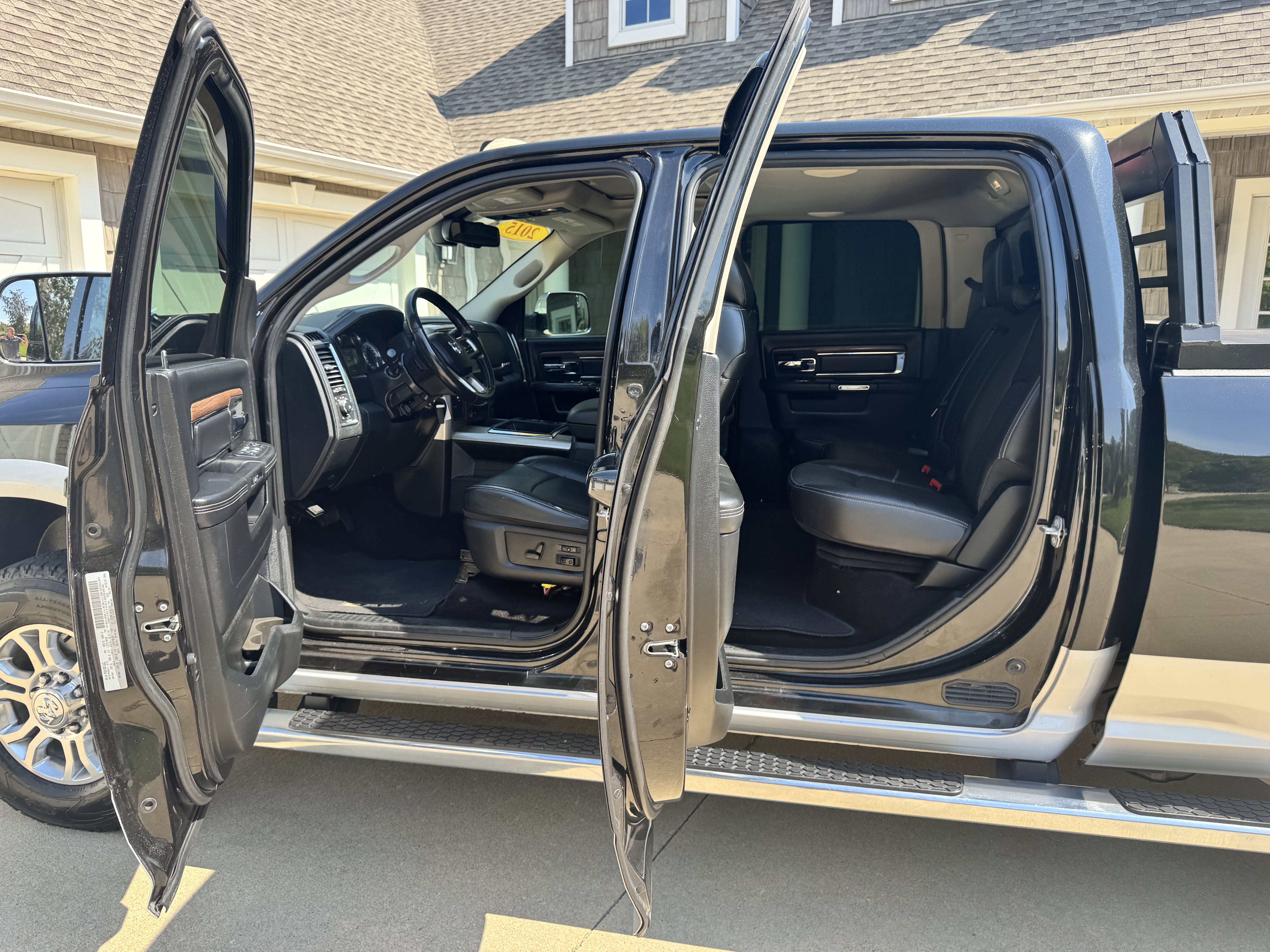 Used 2015 RAM 2500 Laramie w/ Snow Chief Group AWD/4WD image 11