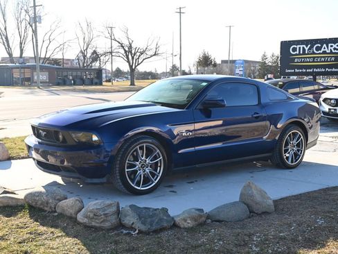 Used 2012 Ford Mustang GT Premium w/ Brembo Brake Pkg image 9