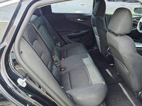 Used 2017 Chevrolet Malibu LT FWD image 14