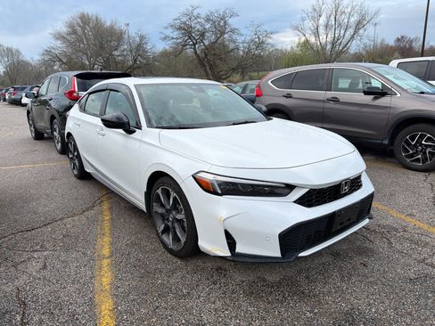 Used 2025 Honda Civic Sport Touring image 3