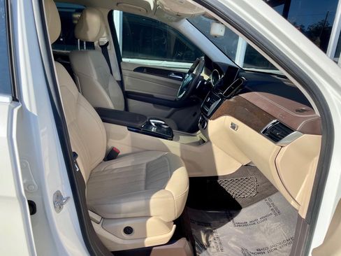 Used 2017 Mercedes-Benz GLS 450 4MATIC image 19