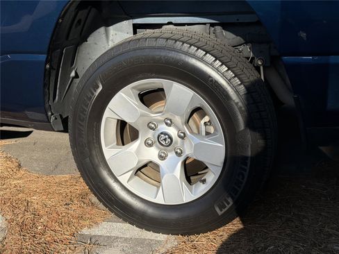 Used 2019 RAM 1500 Big Horn AWD/4WD image 11