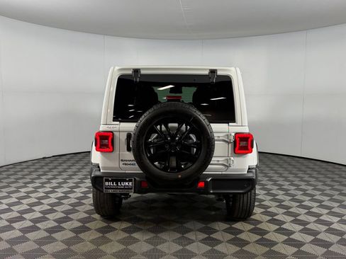 Used 2025 Jeep Wrangler Unlimited Sahara w/ Safety Group image 8