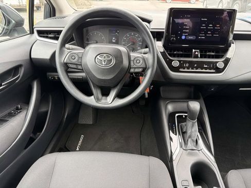 Used 2025 Toyota Corolla LE image 22