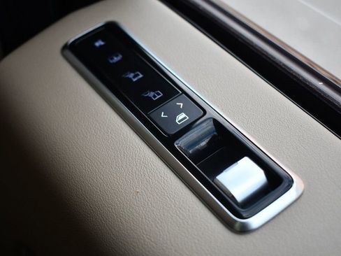 Used 2018 Land Rover Range Rover HSE image 50