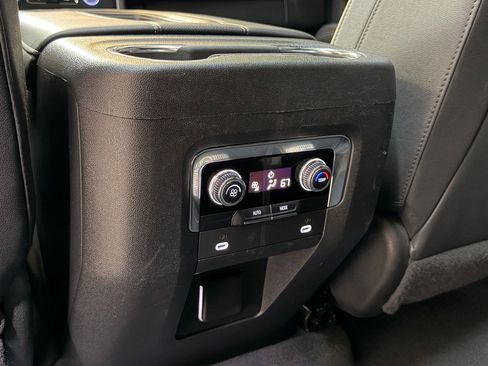 Used 2022 GMC Yukon XL SLT RWD image 40