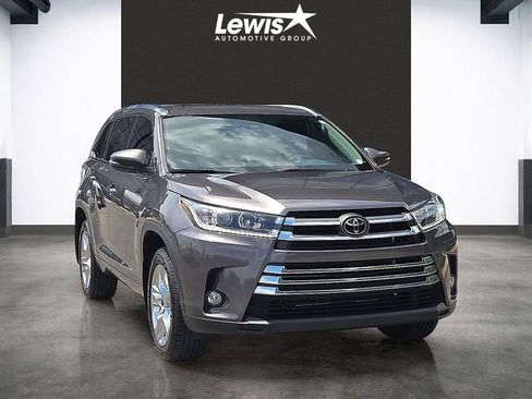 Used 2018 Toyota Highlander Limited FWD image 6