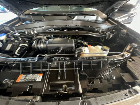 Used 2023 Ford Explorer Limited image 32