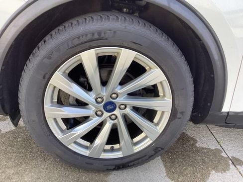 Used 2021 Ford Escape Titanium w/ Titanium Elite Package AWD/4WD image 5
