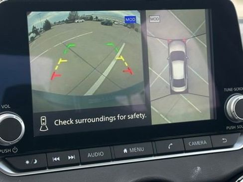 Used 2025 Nissan Sentra SR w/ SR Premium Package image 40