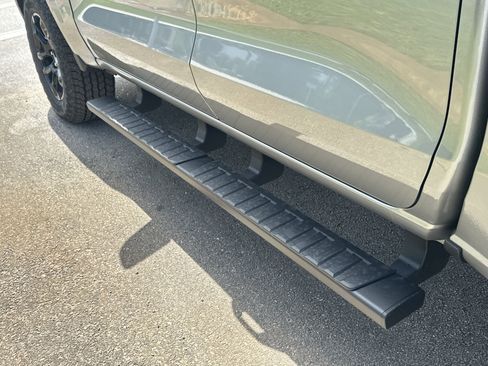 New 2025 Chevrolet Colorado Z71 w/ Midnight Edition image 11