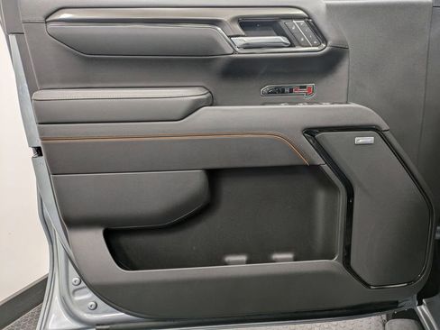 Used 2025 GMC Sierra 1500 AT4 w/ AT4 Preferred Package image 8