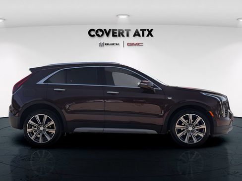 Used 2022 Cadillac XT4 Premium Luxury w/ Technology Package FWD image 8