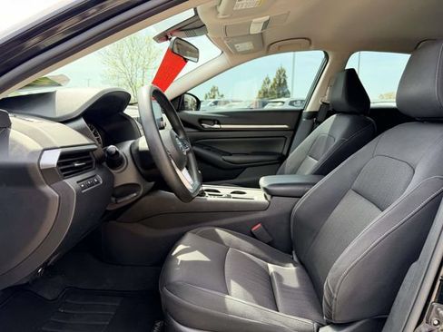 Used 2022 Nissan Altima 2.5 SV FWD image 16