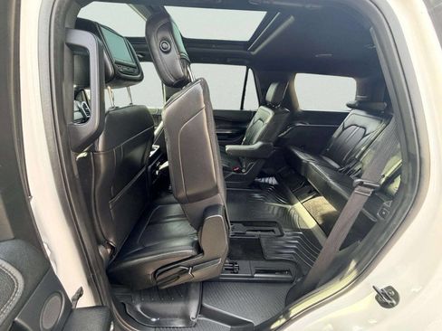 Used 2018 Ford Expedition Limited w/ Equipment Group 301A image 28