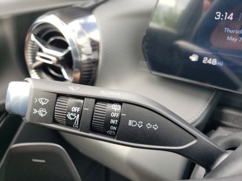 New 2026 Chevrolet Equinox LT w/ Convenience Package II FWD image 17