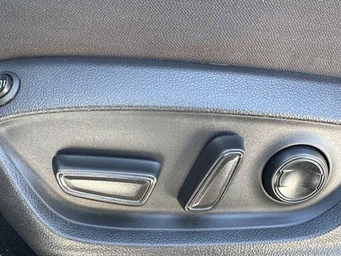 Used 2018 Toyota Camry SE image 15