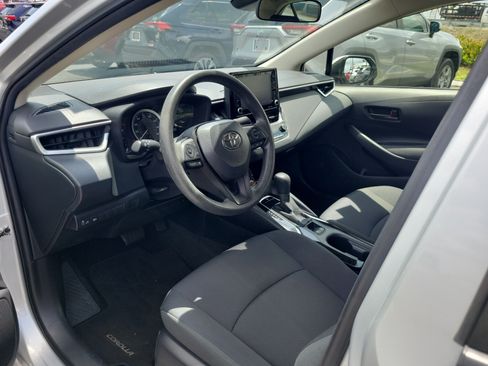 Used 2022 Toyota Corolla LE FWD image 19