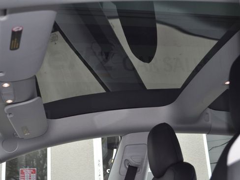 Used 2022 Tesla Model 3 Performance image 9