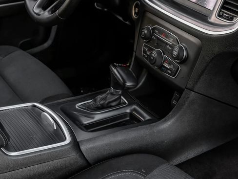 Used 2018 Dodge Charger SXT image 29