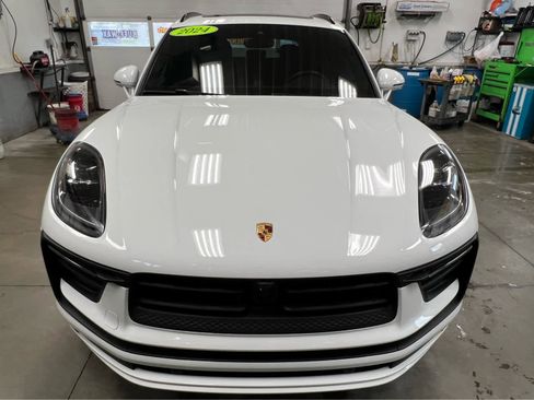 Used 2024 Porsche Macan image 2