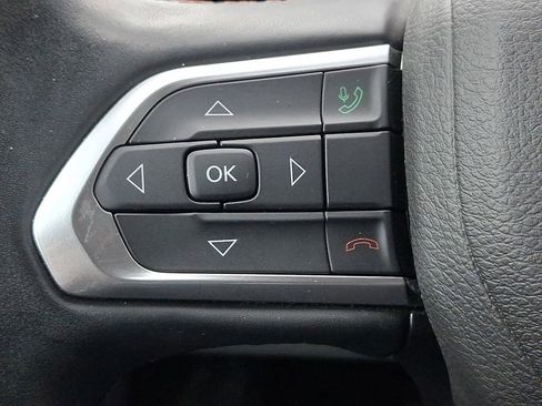 Used 2022 Jeep Compass Limited image 21