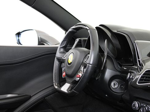 Certified 2013 Ferrari 458 Spider RWD image 33