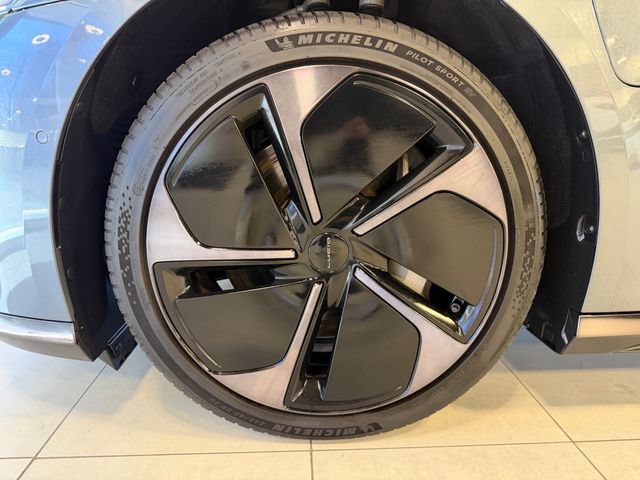 Used 2025 Lucid Air Touring AWD/4WD image 45