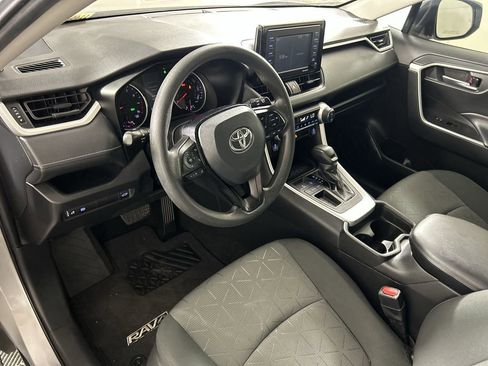 Used 2021 Toyota RAV4 XLE w/ Convenience Package image 12