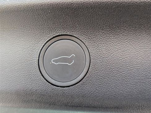 Used 2022 Tesla Model Y Long Range image 14