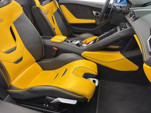 Used 2020 Lamborghini Huracan EVO RWD image 56