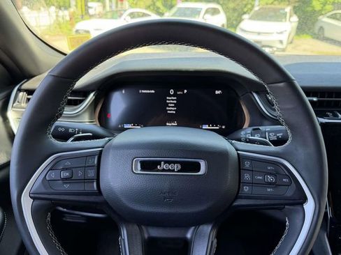 Used 2023 Jeep Grand Cherokee L Laredo AWD/4WD image 26