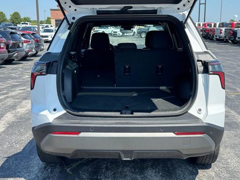 Used 2026 Chevrolet Equinox LT w/ Safety and Technology Package FWD image 5