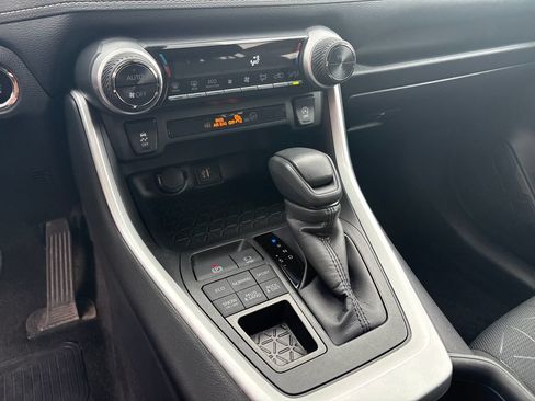 Certified 2025 Toyota RAV4 XLE AWD/4WD image 10