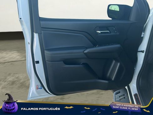 Certified 2025 GMC Canyon Elevation image 11