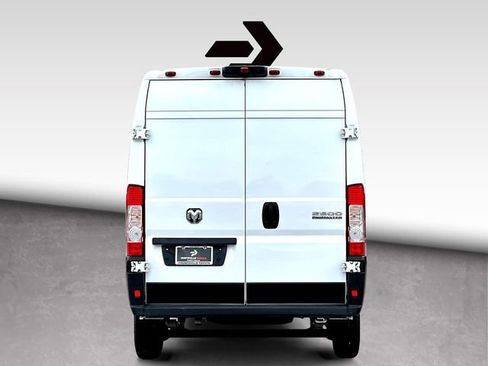 Used 2025 RAM ProMaster 2500 w/ Convenience Group FWD image 7