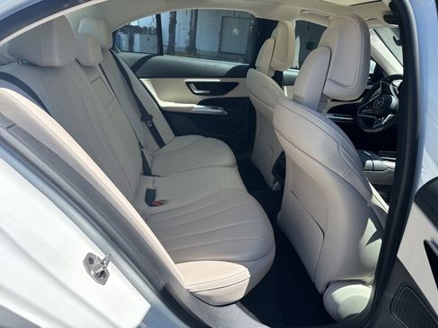 Used 2025 Mercedes-Benz E 350 Sedan image 15