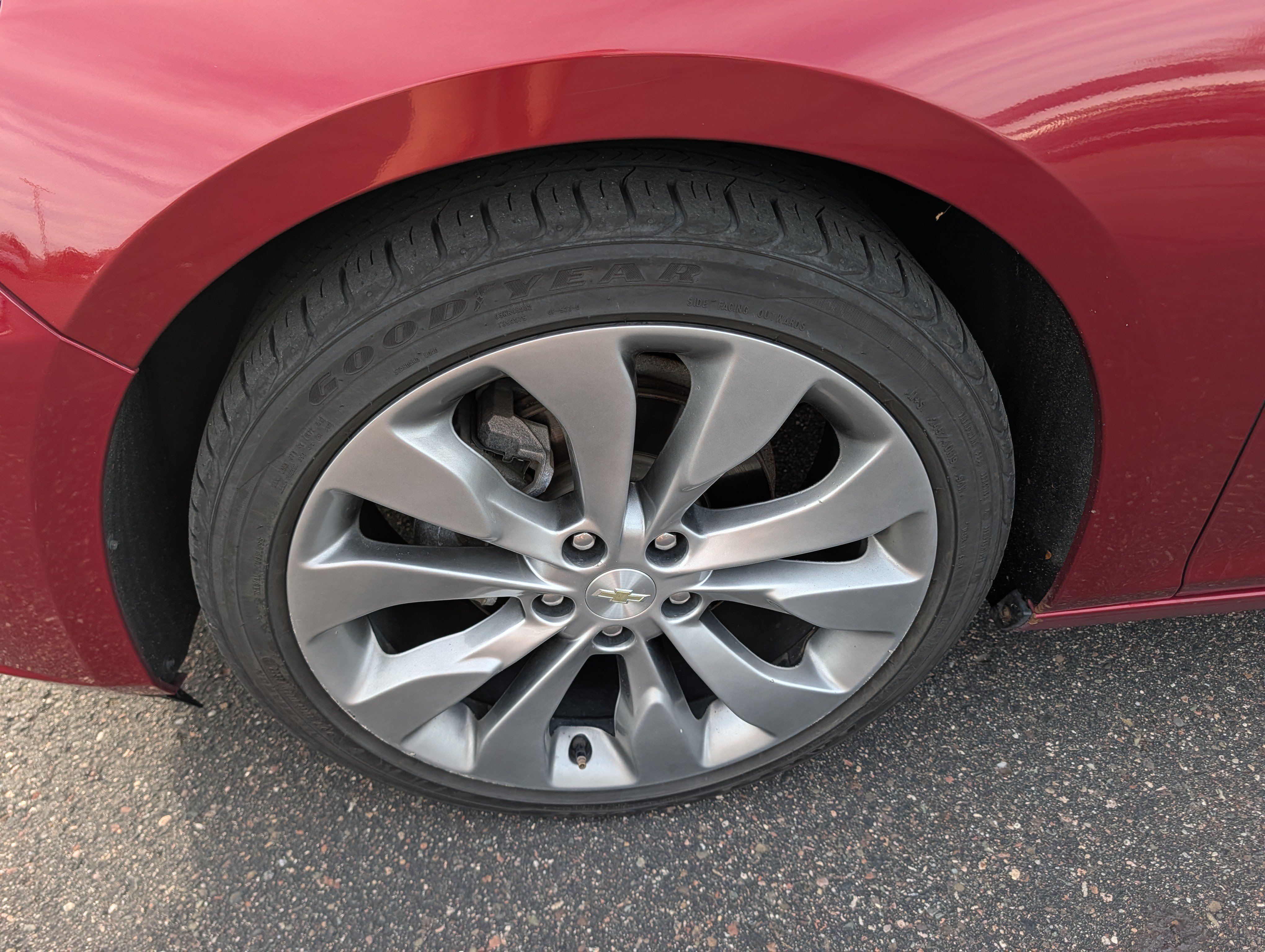 Used 2018 Chevrolet Malibu Premier w/ Premier Sun and Wheel Package FWD image 9