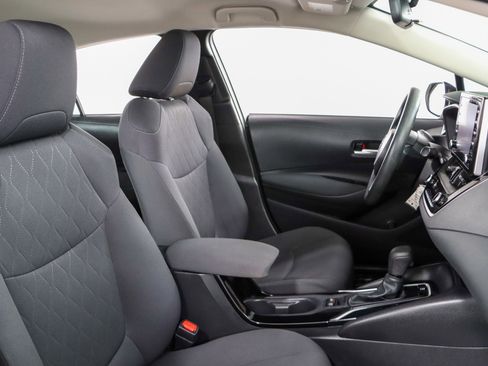 Used 2021 Toyota Corolla LE FWD image 26
